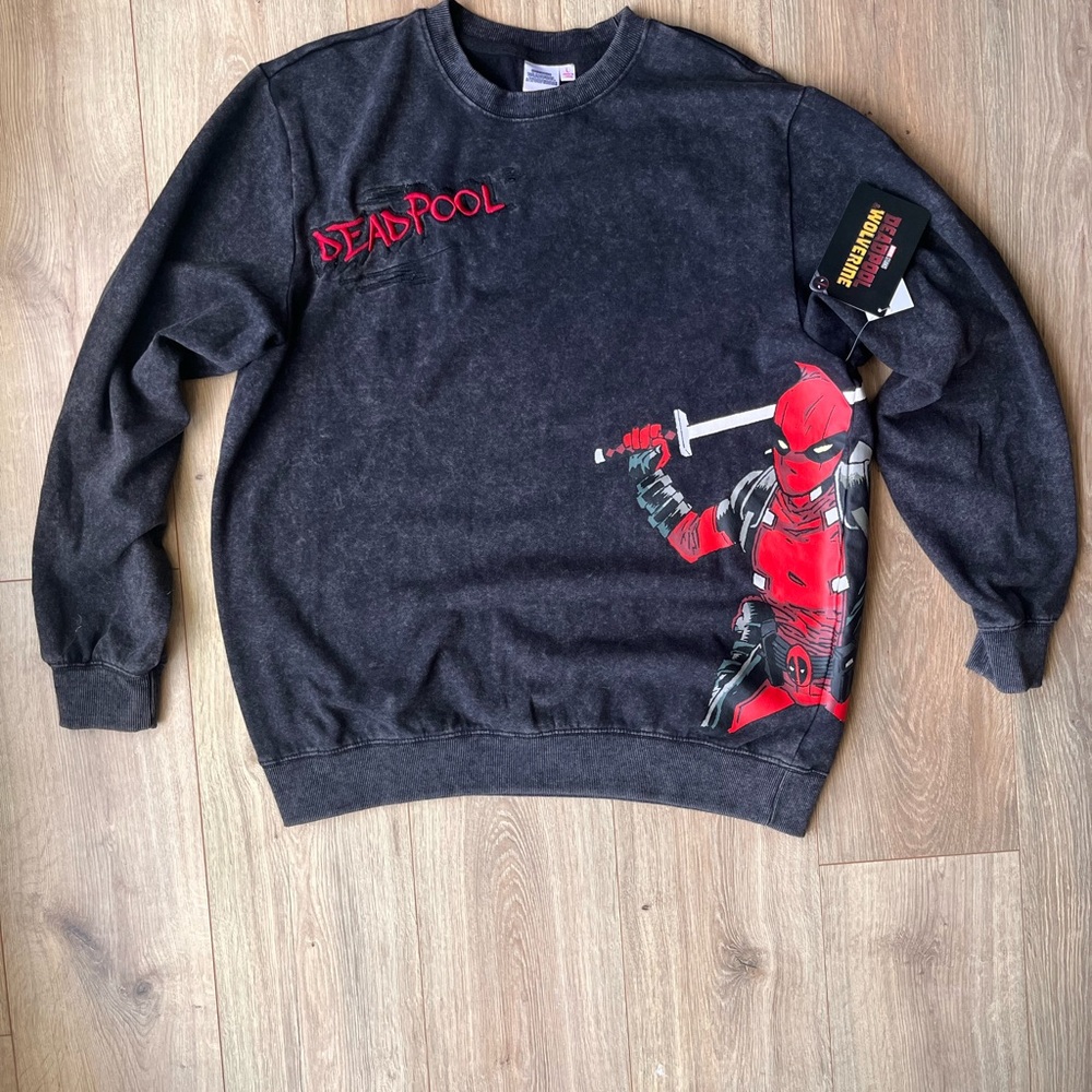 Marvel Deadpool Graphic Men's Sweater size Large NWT Marvel Gift